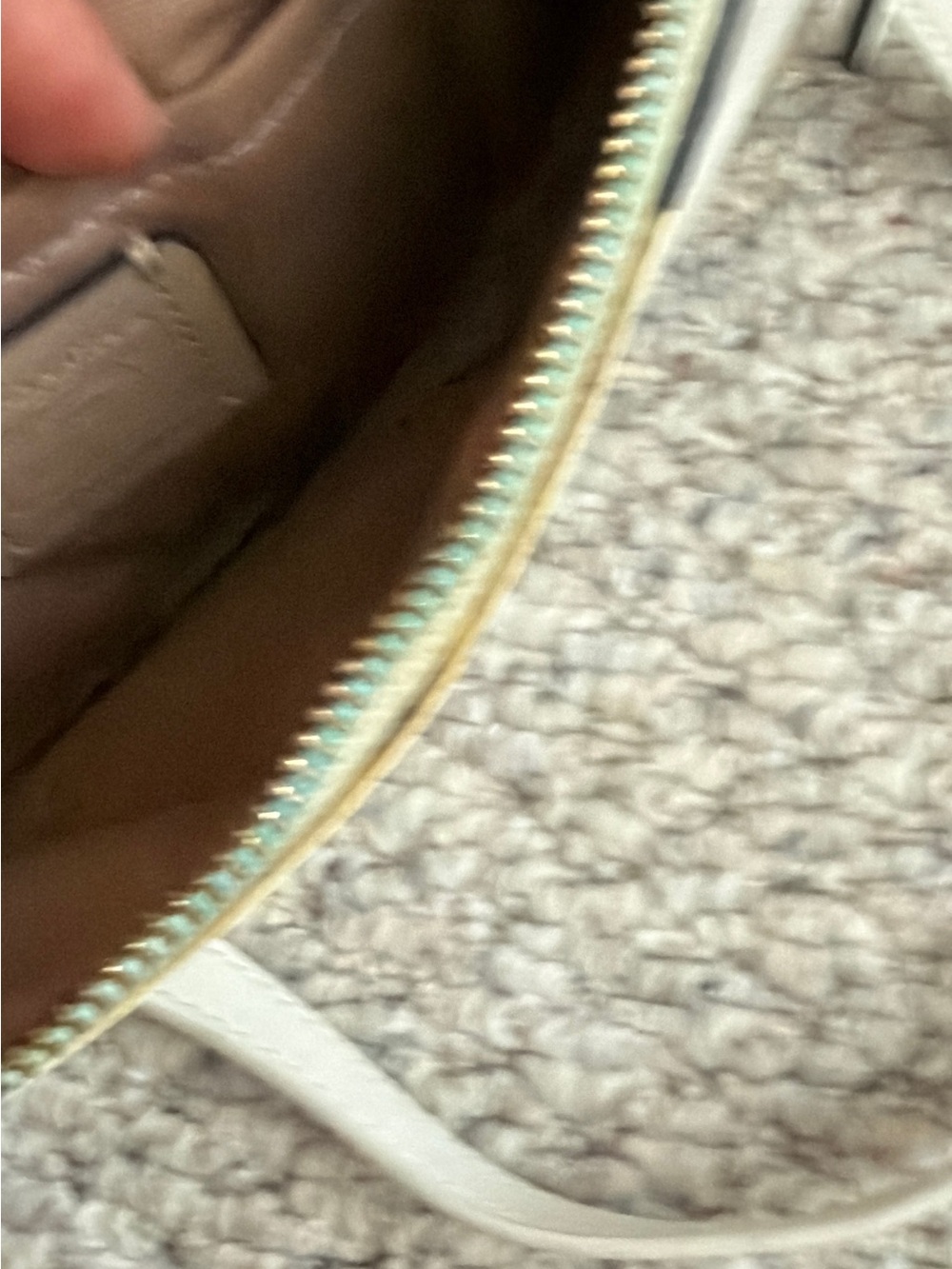 Coach Payton Mini Hobo bag white and gold - Picture 9 of 14